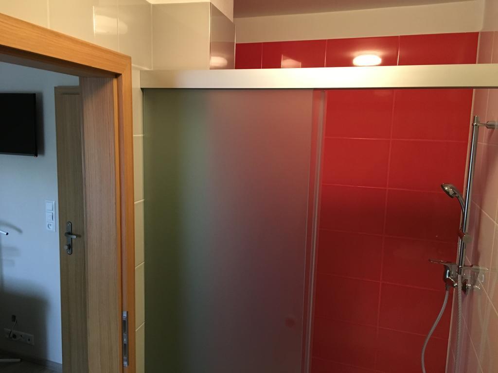 ホテル Pikolo - Izby Na Prenajom Nové Mesto nad Váhom エクステリア 写真